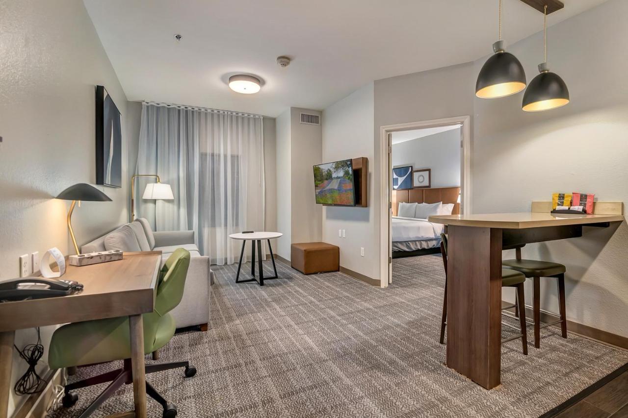 Staybridge Suites Tyler University Area By Ihg Ngoại thất bức ảnh